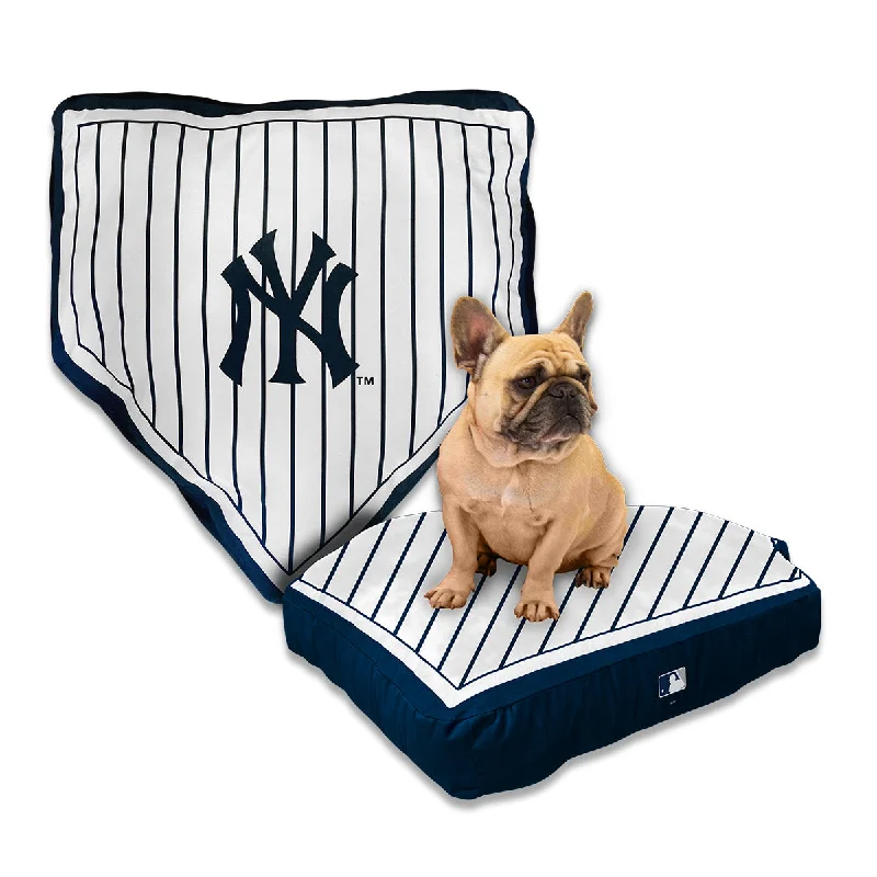 Fluffy pet blanket medium-NEW YORK YANKEES HOME PLATE BED