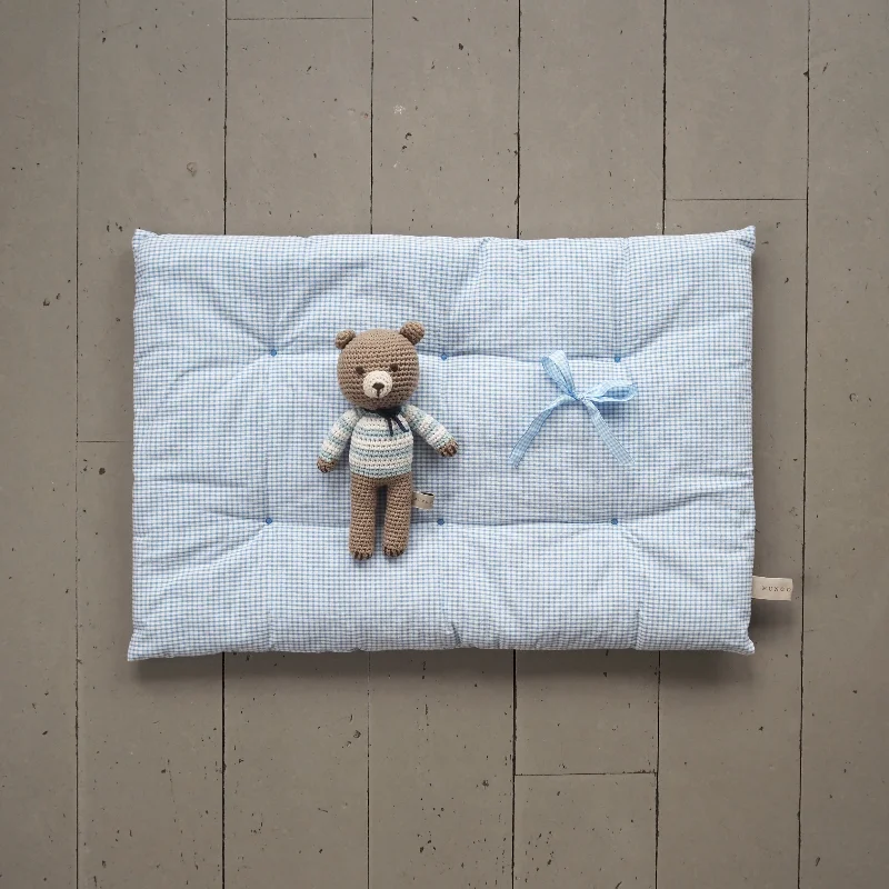 Puzzle feeder pet toy-Lifestyle Image: Blueberry the Bear Toy