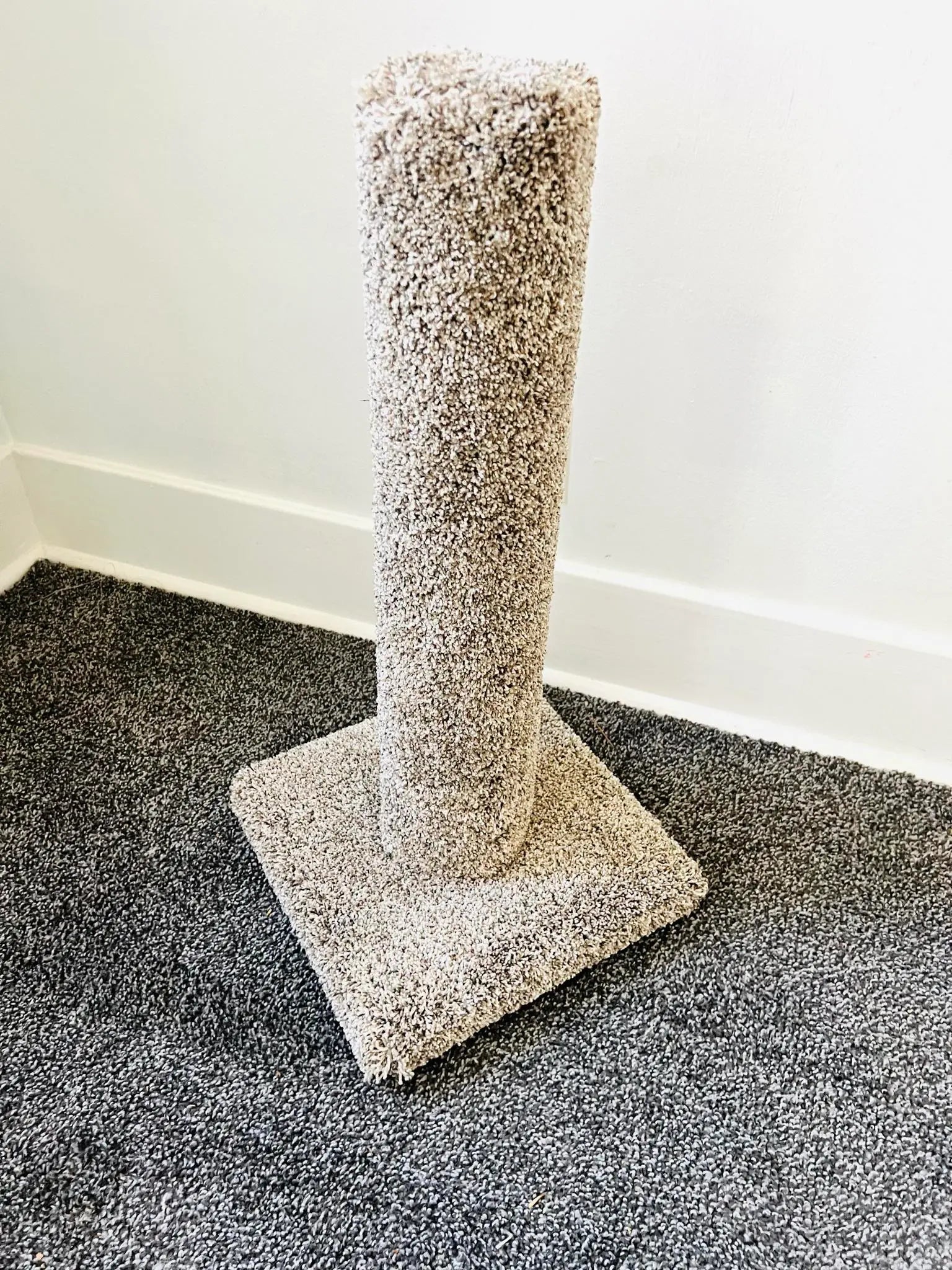 Battery-operated cat toy-Nathan's Kitty Condos "The Snowball" Cat Scratching post